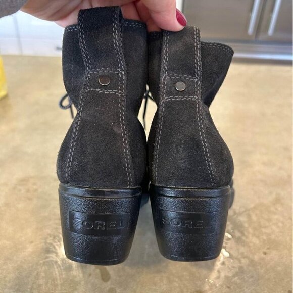 SOREL woman’s leather boots. Black. Wedge heel. Size 8. - Picture 3 of 9
